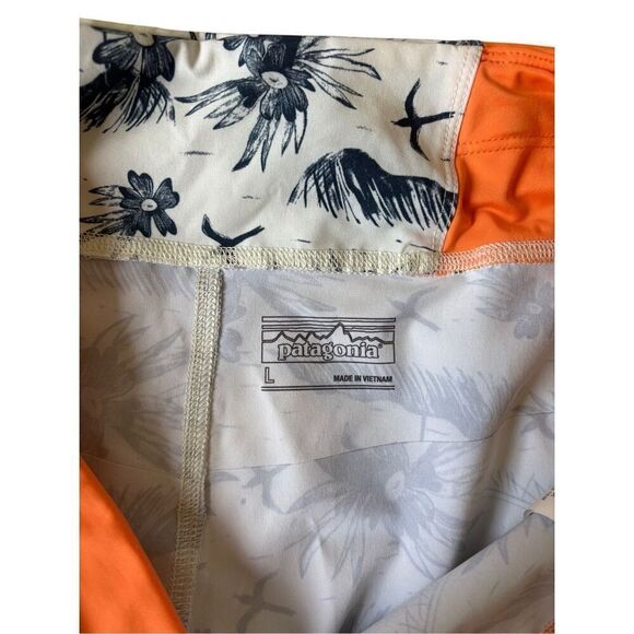 Patagonia Women's Stretch Hydropeak Surf Shorts size L White Tropical Print - Picture 4 of 10